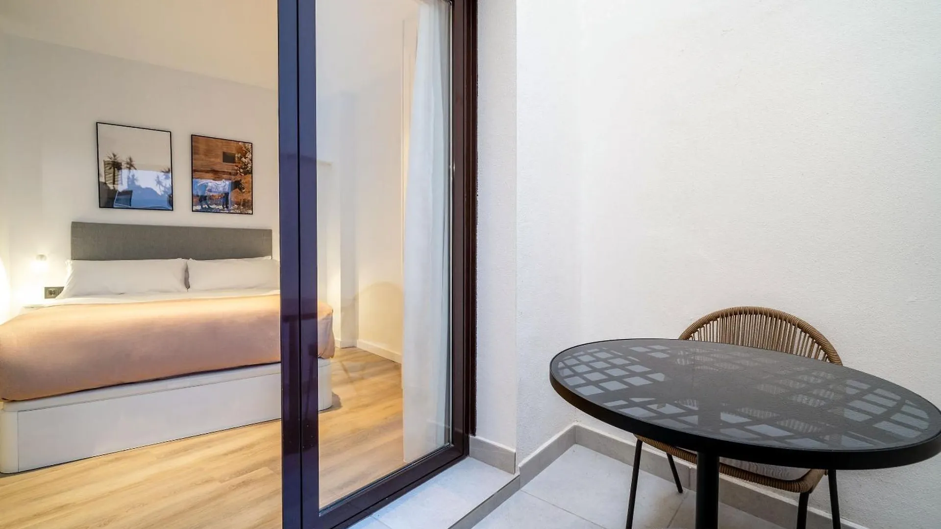 Apartment Limehome Malaga Calle Victoria