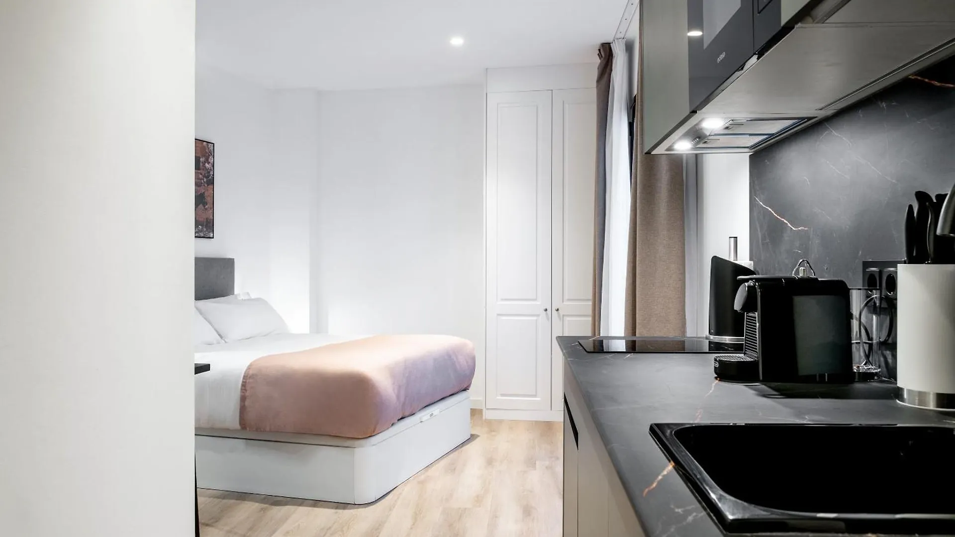 Limehome Malaga Calle Victoria