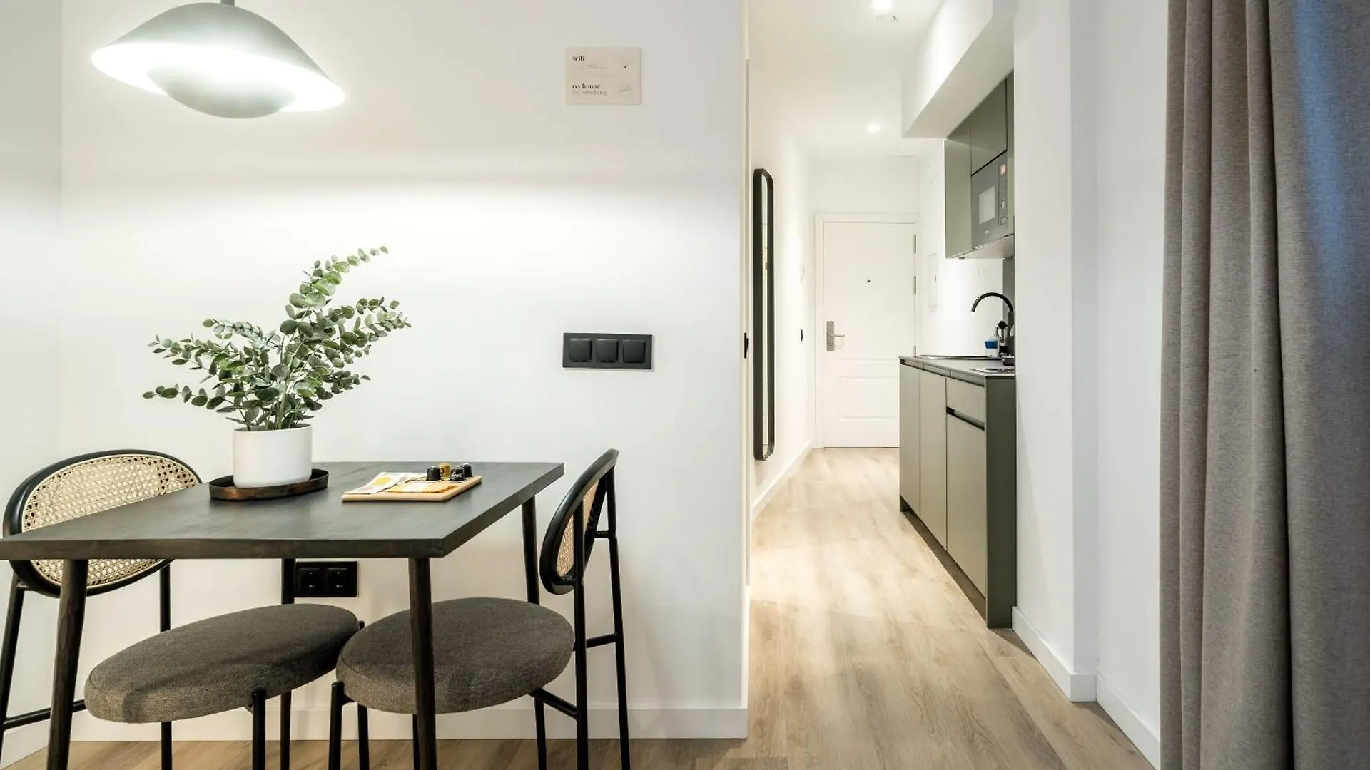 Limehome Malaga Calle Victoria