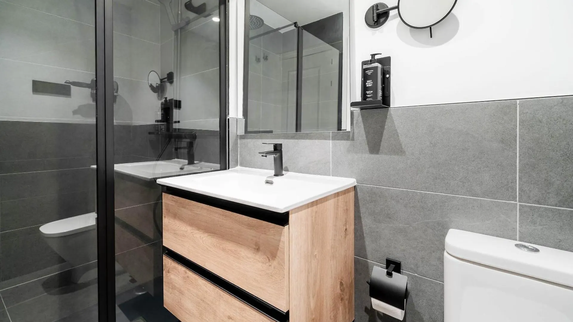 Limehome Malaga Calle Victoria Apartment