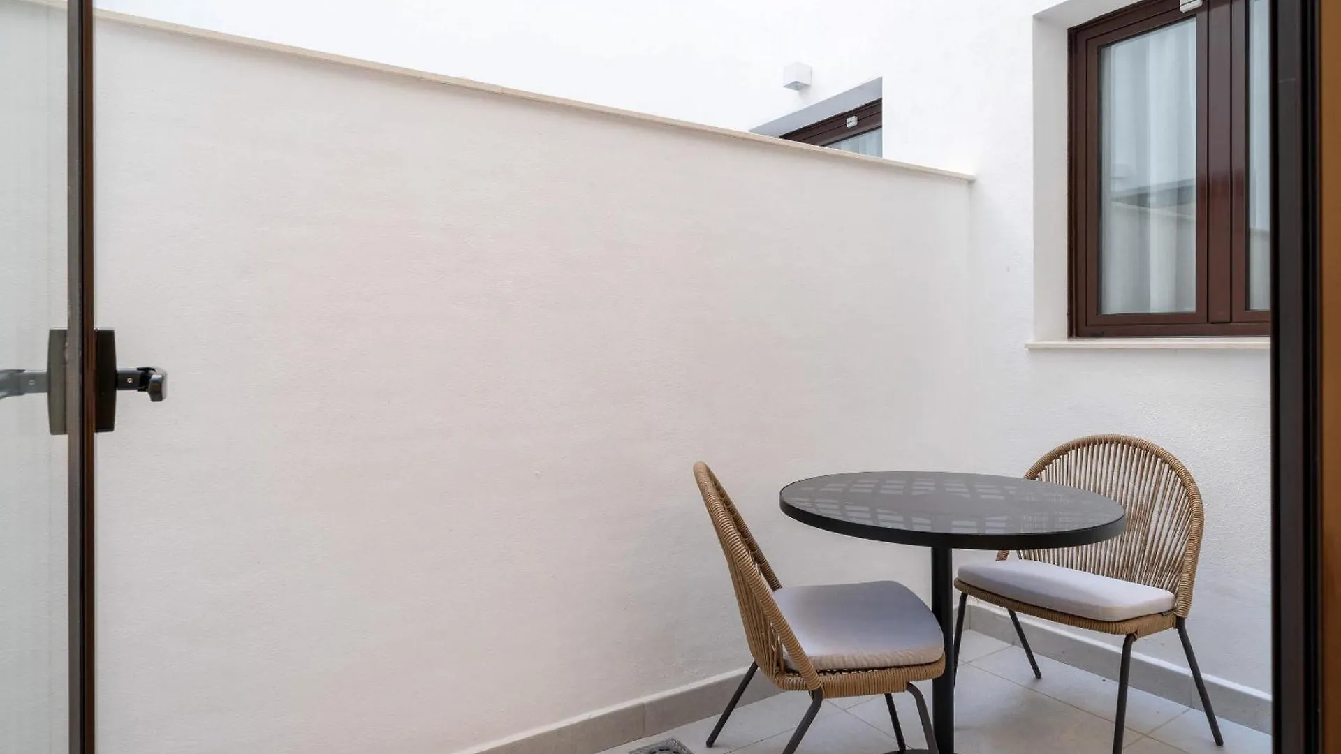 Limehome Malaga Calle Victoria 0*,