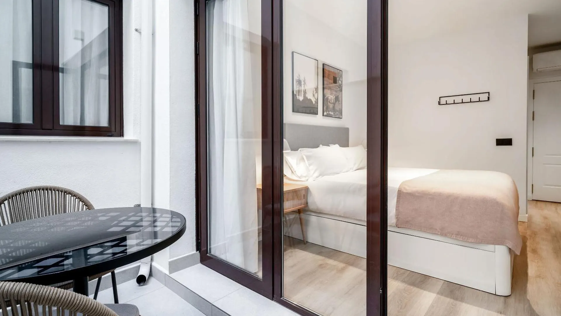 Apartment Limehome Malaga Calle Victoria Spain