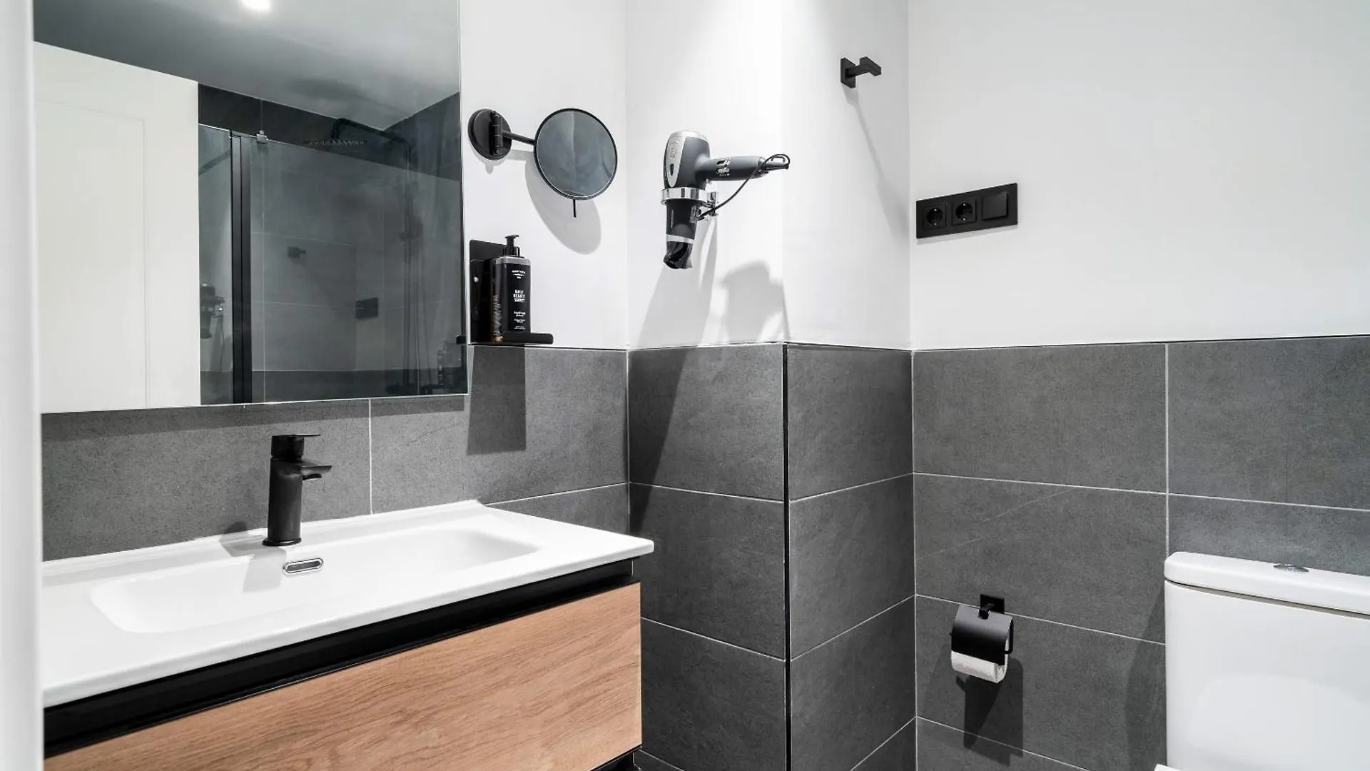 Limehome Malaga Calle Victoria Spain