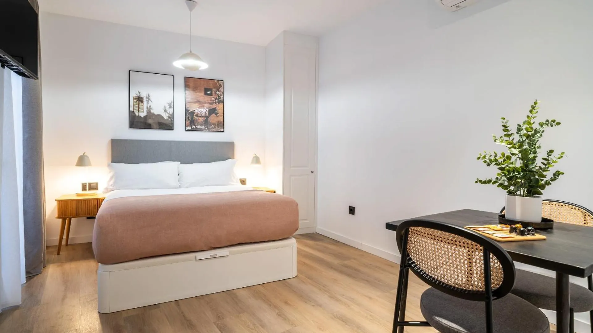 Apartment Limehome Malaga Calle Victoria