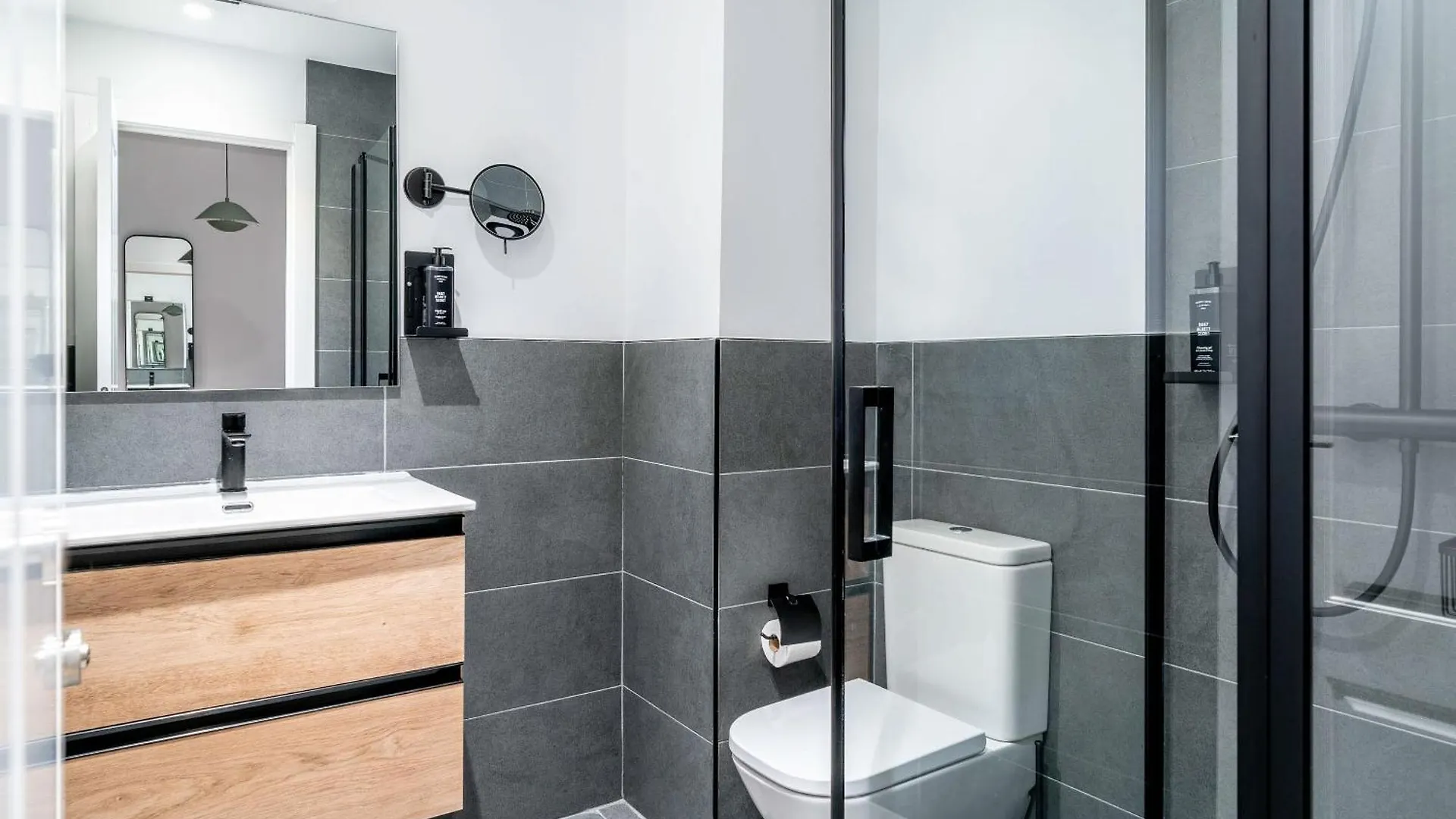 Apartment Limehome Malaga Calle Victoria