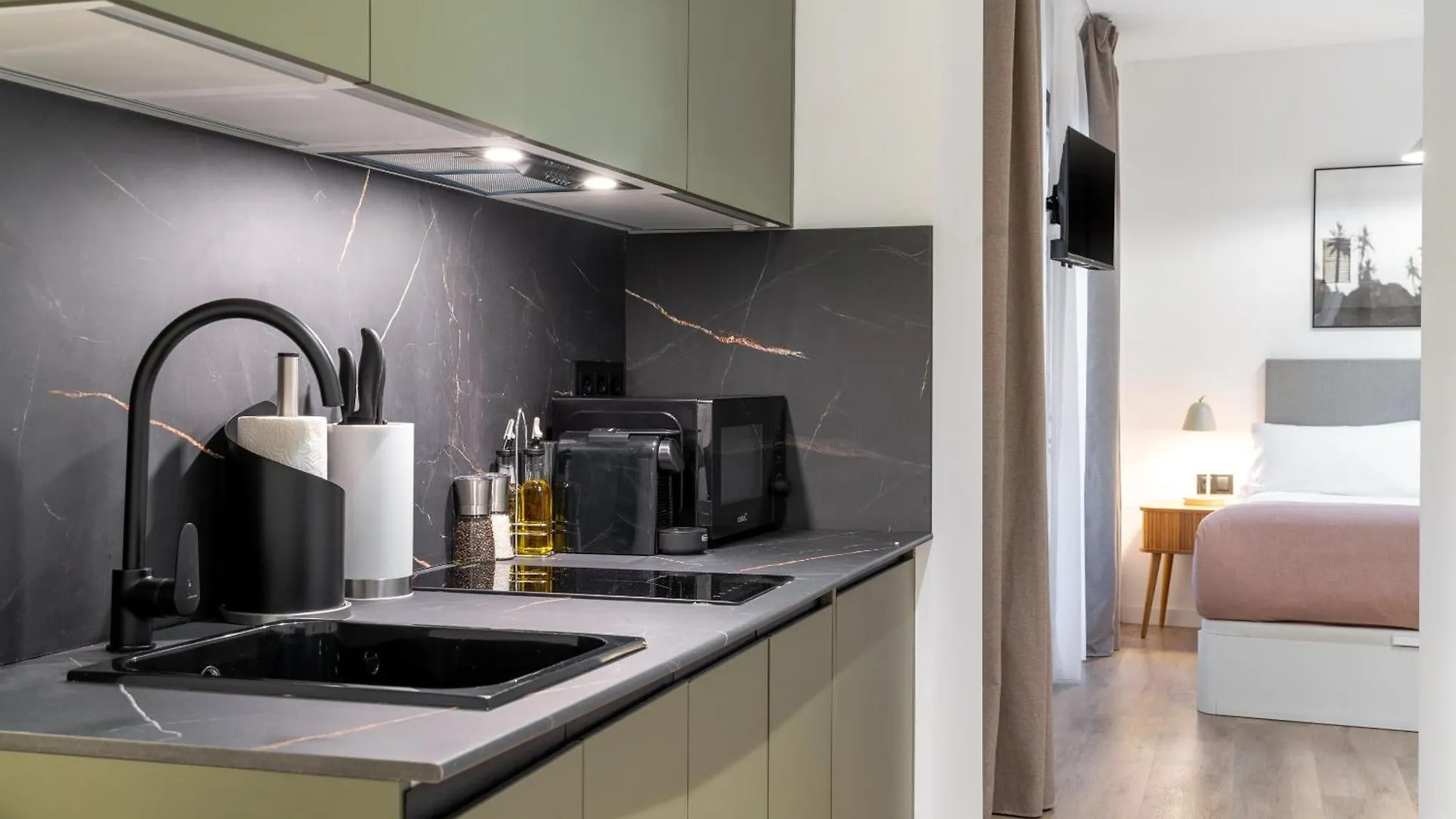 Limehome Malaga Calle Victoria