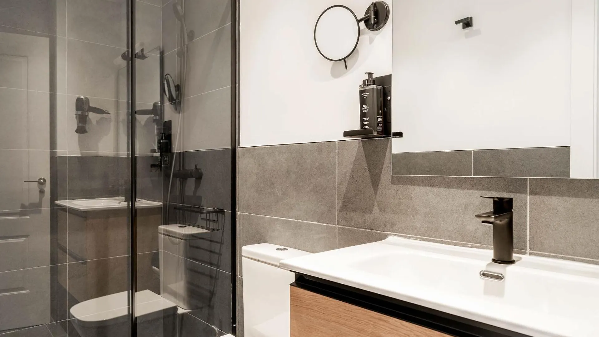 Apartment Limehome Malaga Calle Victoria