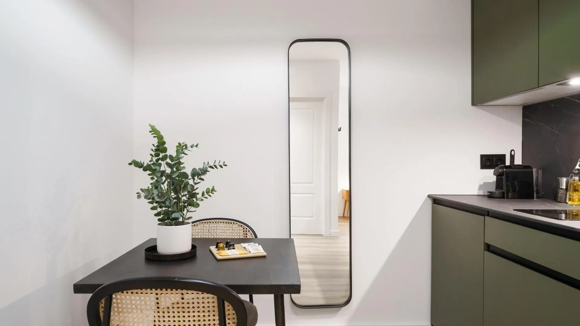 Limehome Malaga Calle Victoria Apartment