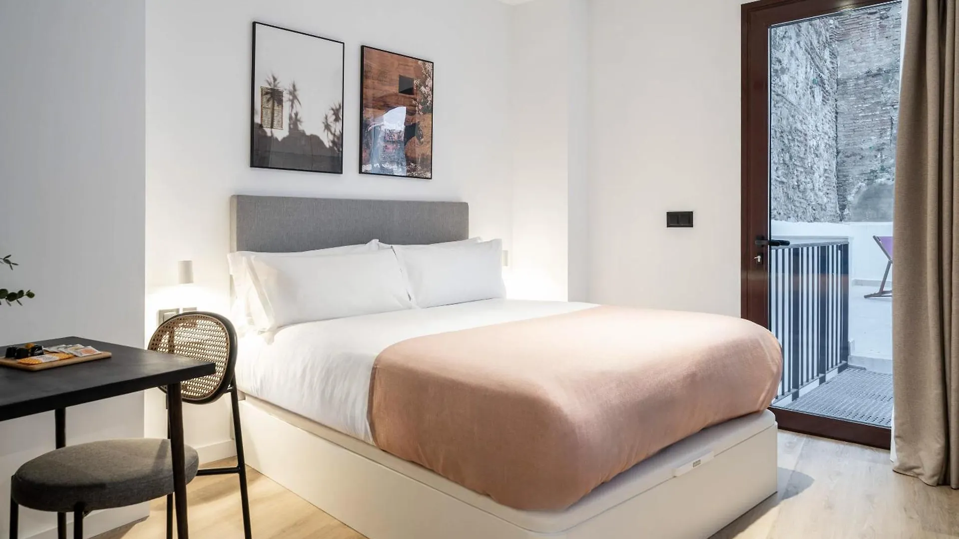 Limehome Malaga Calle Victoria ספרד
