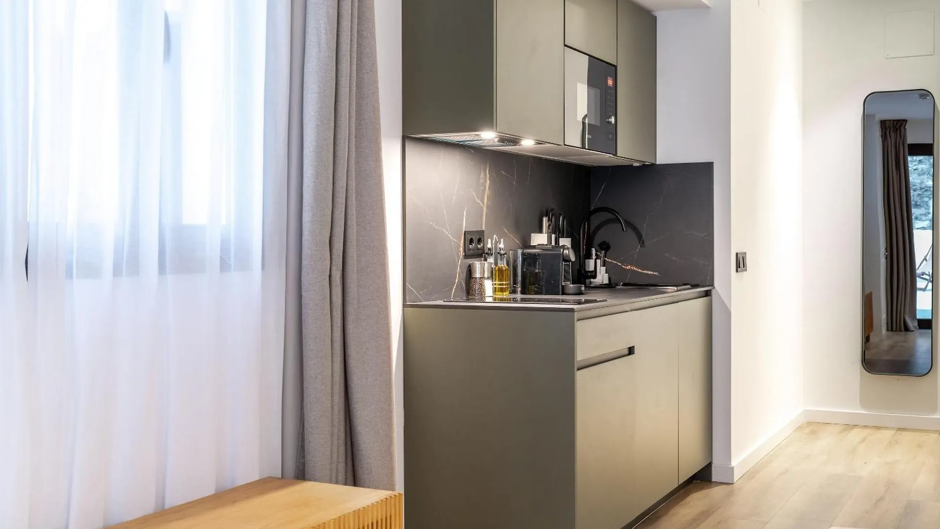 Limehome Malaga Calle Victoria