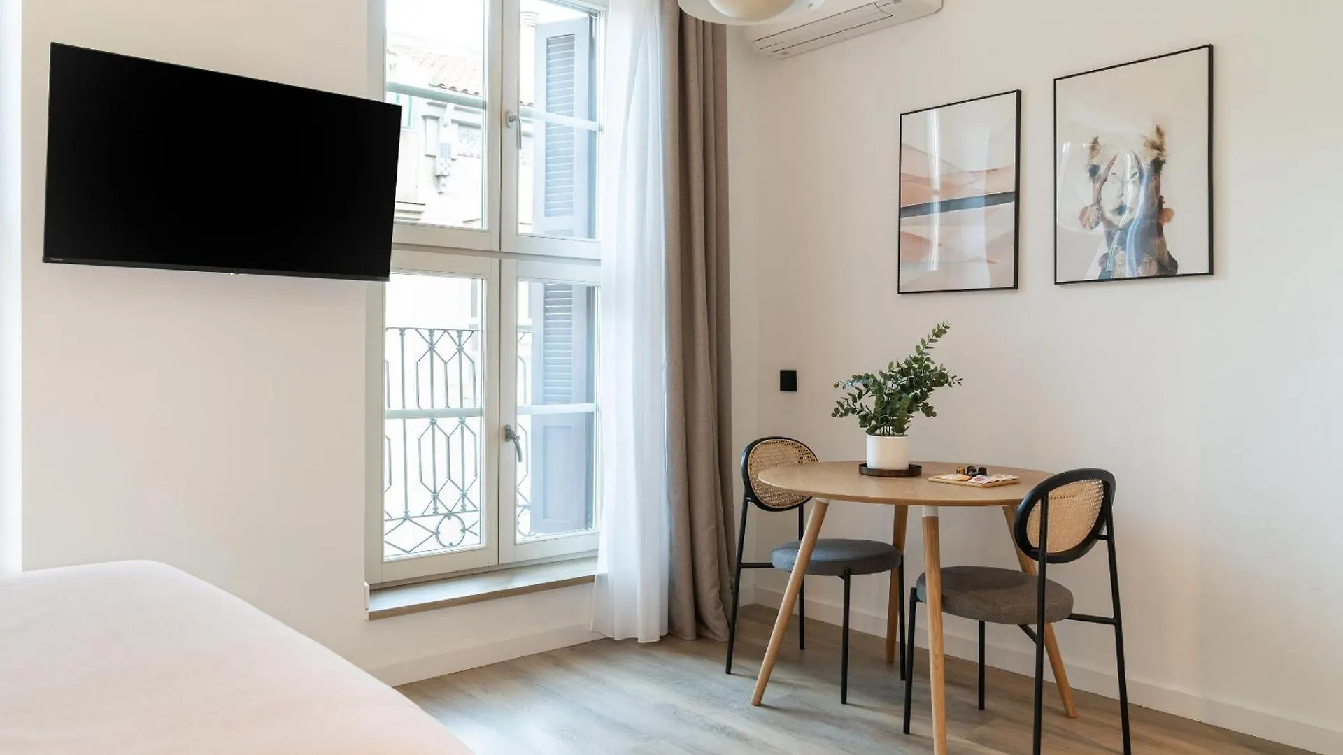 Limehome Malaga Calle Victoria דירה